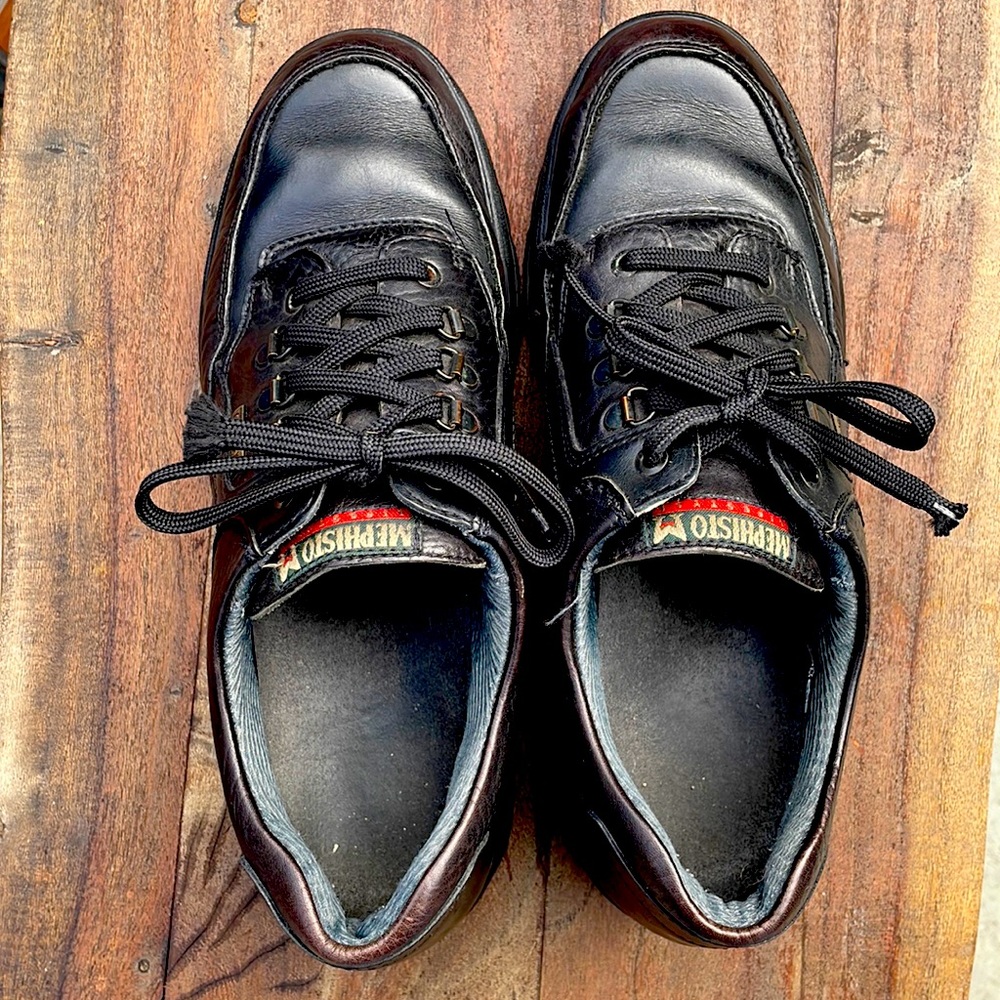Mephisto walking shoes US size 11, Black